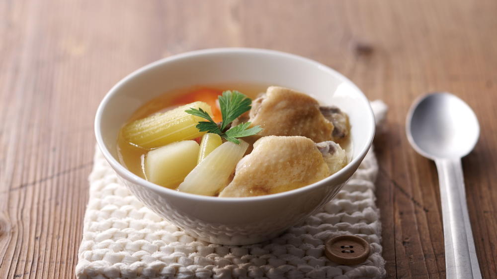 Pot-au-feu with vegetables and chicken